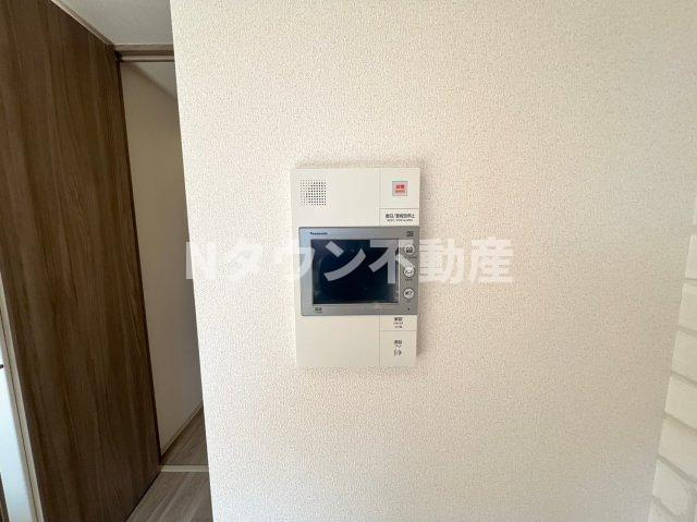 【設備】 | プレサンス新栄ユリシス | モニター付きインターフォンです。