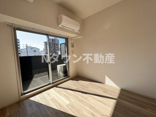 【内装】 | プレサンス新栄ユリシス | 明るい色調の室内です