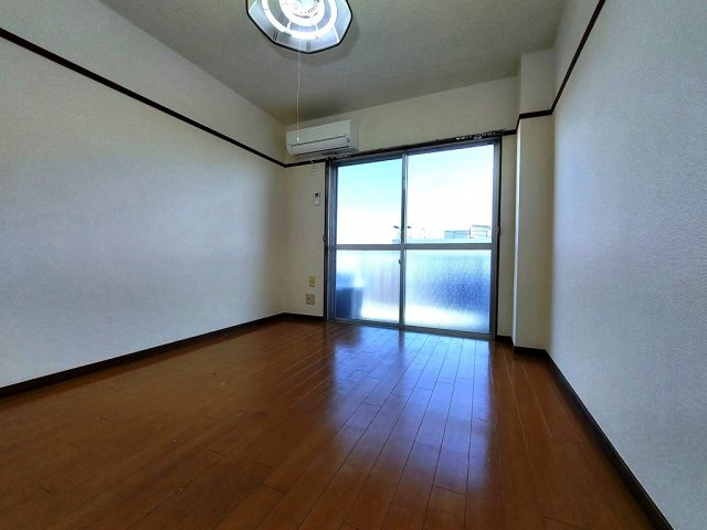 サンヒル南小池の居間・リビング