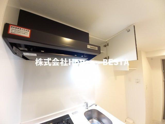 CREST TAPP 神戸湊町 NOIRのキッチン