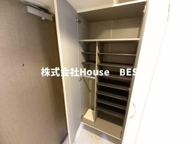 CREST TAPP 神戸湊町 NOIRの収納