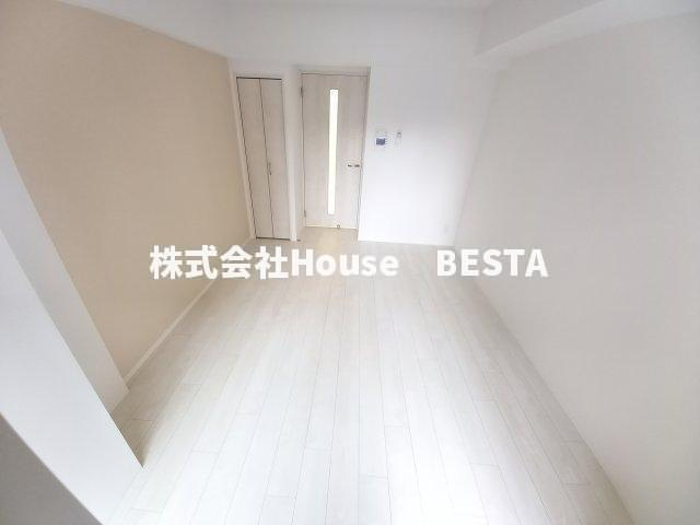 CREST TAPP 神戸湊町 NOIRの内装