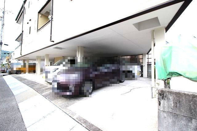 メゾン・アユミの駐車場|駐車場があります
