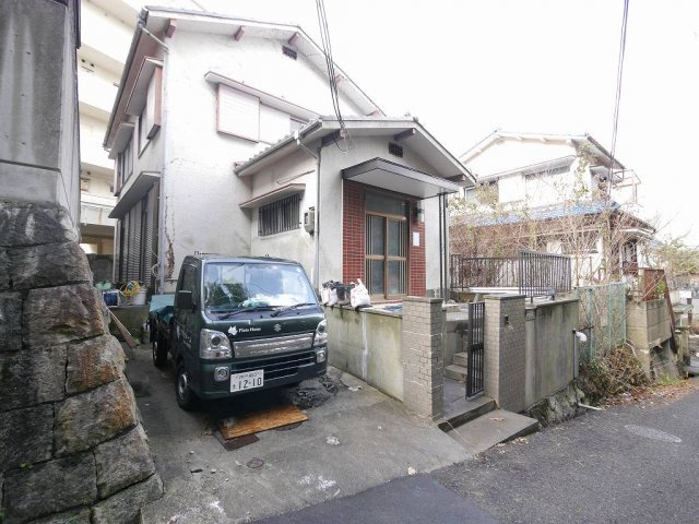 塩屋台３丁目貸家Ｂ棟の駐車場