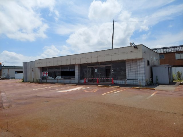 見附市今町4丁目　貸店舗の駐車場|現地外観①（2023年7月時点）