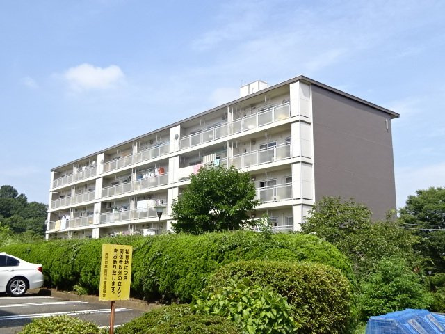 西武百草団地 1号棟の外観