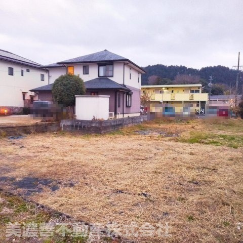 ６０２５６　関市稲河町土地の外観