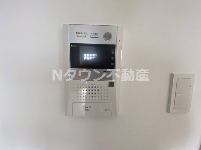 【セキュリティ】 | NEO JAPANESQUE 出来町(ネオジャパネスク出来町) | モニター付きのインターフォンです