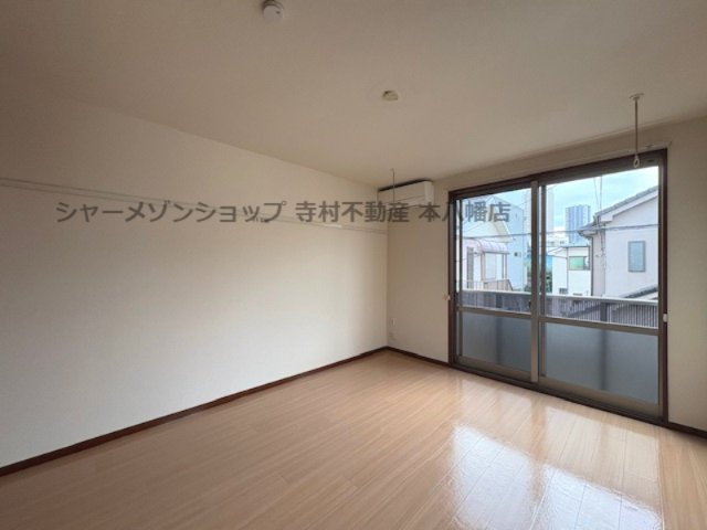 The Hazelの寝室|広々とした洋室♪南向きで日当たりも良好です♪