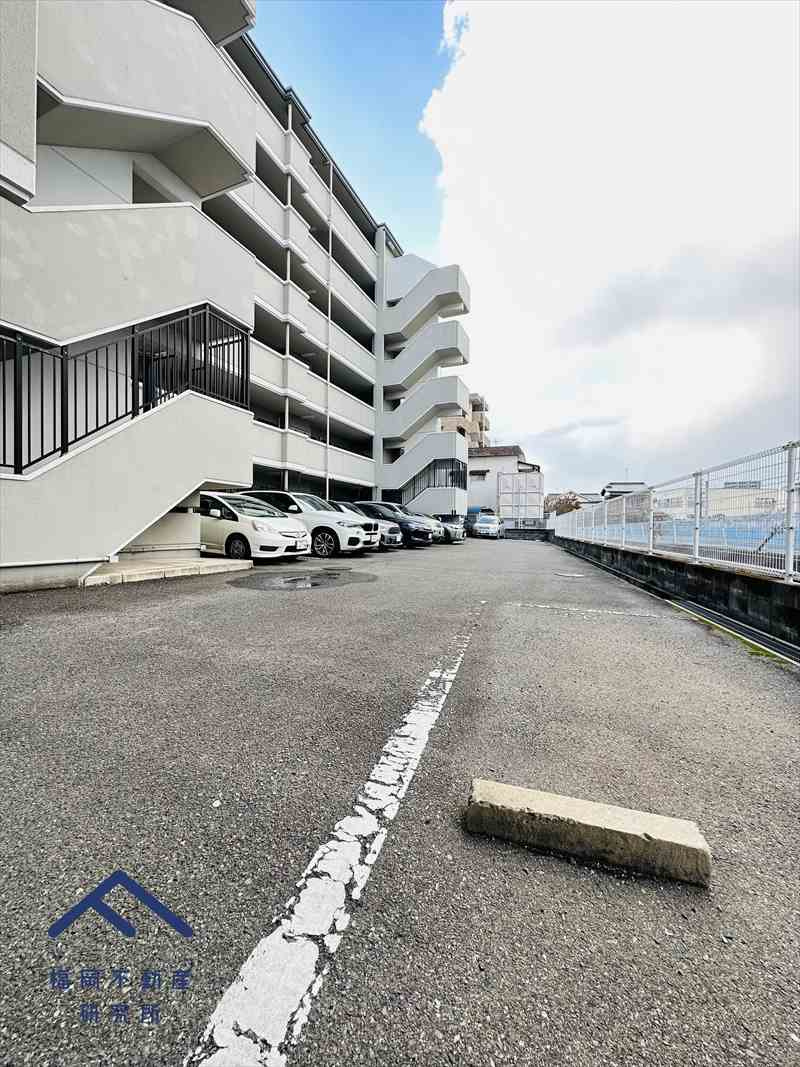 アンピール大橋南の駐車場