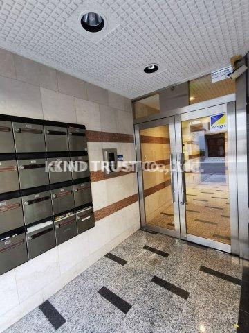 B・LIBERIのエントランス|落ち着いたエントランスです