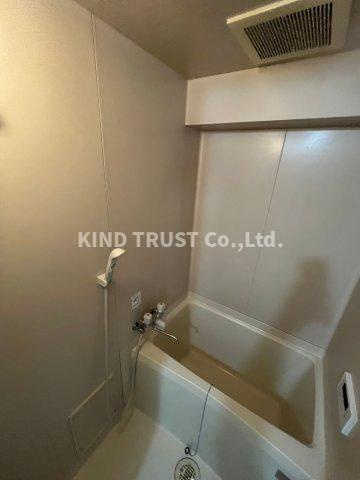 B・LIBERIの浴室|落ち着いた空間のお風呂です