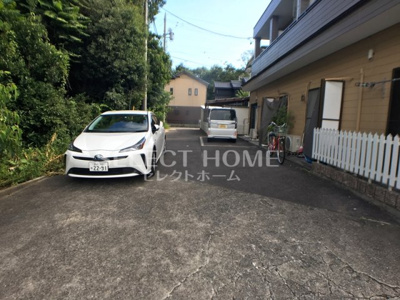 【駐車場】 | ライトハイツC棟 | 車をお持ちの方に嬉しい駐車場付きの物件です