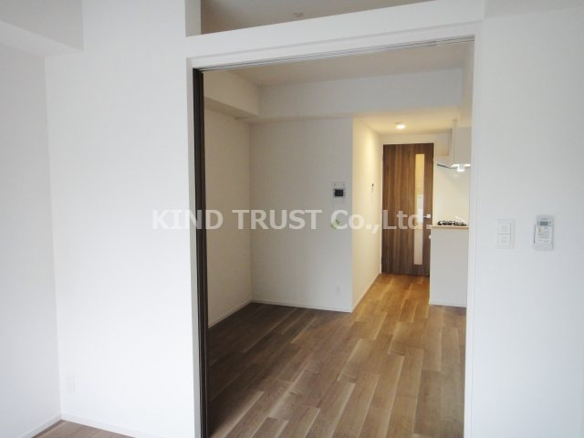 レオンコンフォート梅田北の洋室|使い勝手のいい洋室です