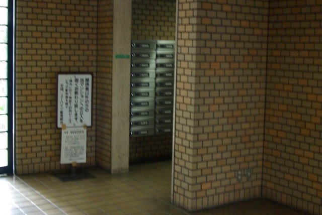 【エントランス】
集合郵便受け