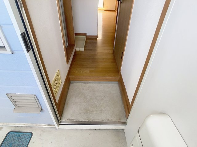 ルーキーリーグの玄関