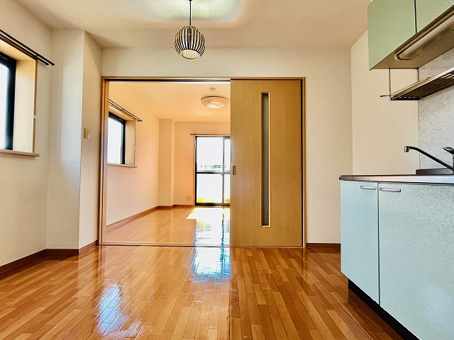 フレンテ・カルポートの内装|明るい室内です