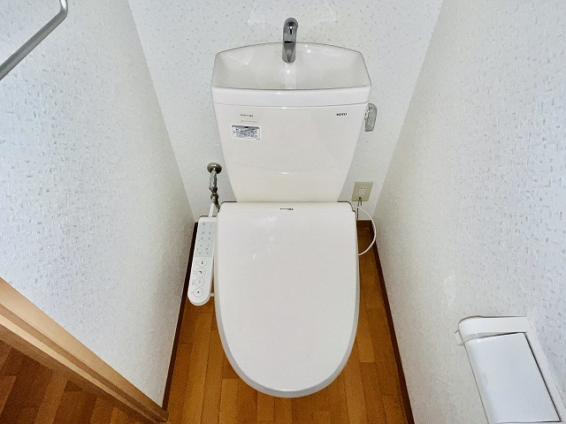 フレンテ・カルポートのトイレ|落ち着いた色調のトイレです