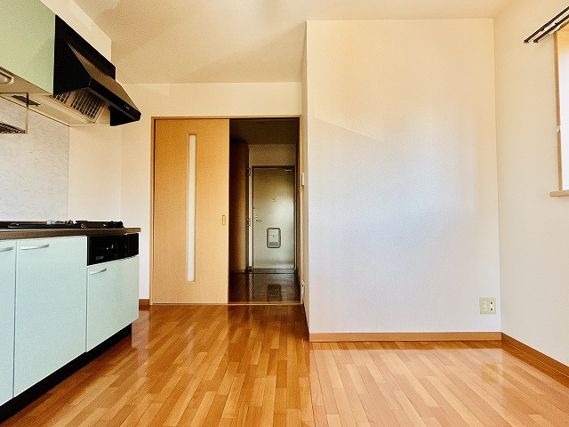 フレンテ・カルポートの居間・リビング|ゆったり過ごせる居間です