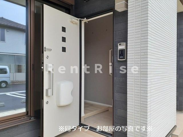 一宮市丹陽町五日市場字屋敷のアパートの玄関|玄関