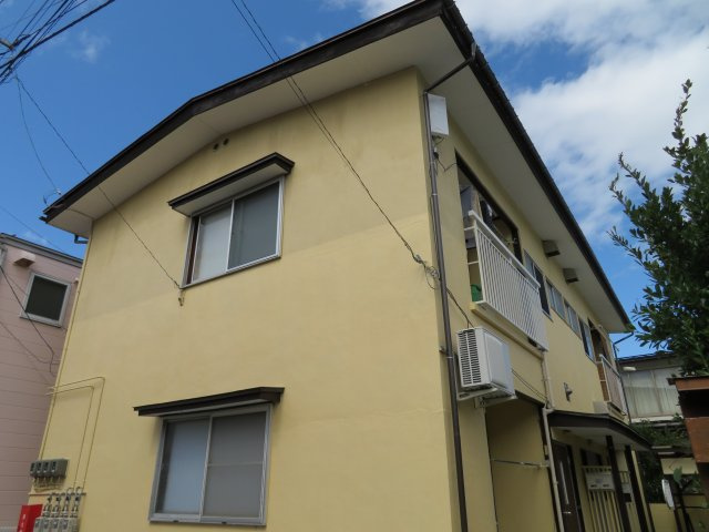 栄幸ハイツの外観