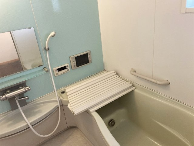 【浴室】 | □■小田原市国府津 中古戸建■□ | 一日の疲れを癒してくれる広々バスルーム