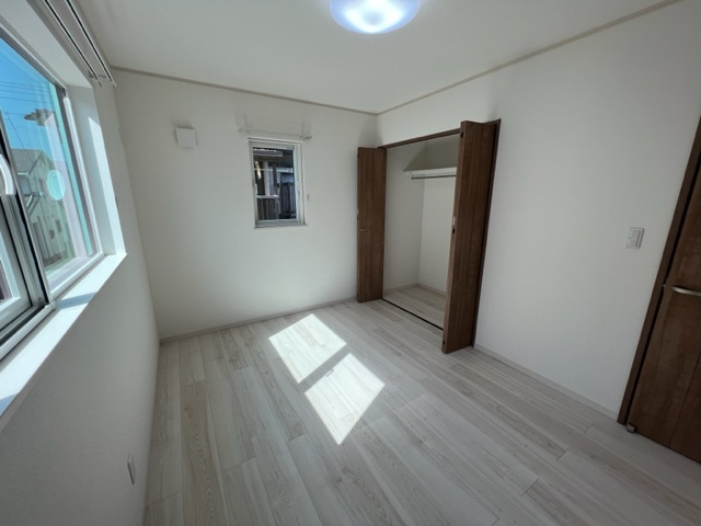 　盛岡市三本柳B棟の洋室|角部屋で日当たり良好☆