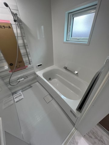 　盛岡市三本柳B棟の浴室|日頃の疲れを癒すゆったりとした浴室。