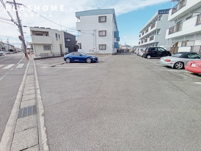 シェリール B棟　　刈谷市近郊の賃貸はクラスホーム刈谷店の駐車場