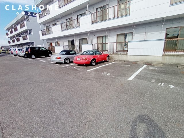 シェリール B棟　　刈谷市近郊の賃貸はクラスホーム刈谷店の駐車場