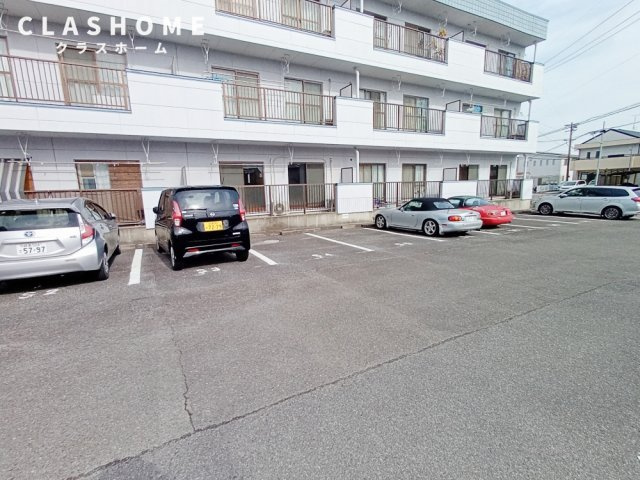 シェリール B棟　　刈谷市近郊の賃貸はクラスホーム刈谷店の駐車場