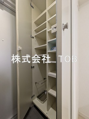 【玄関】 | アンビックスつつじヶ丘A棟 | シューズボックス※クリーニング完了前※