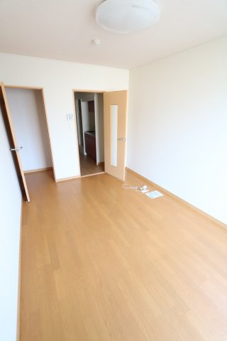 かわせみの寝室|2階以上のお部屋は絨毯仕様です。