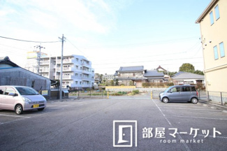 【駐車場】