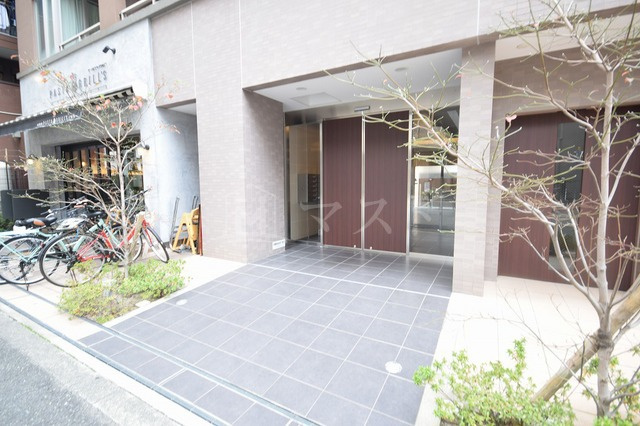 アミティエ扇町公園のエントランス