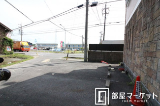 【駐車場】