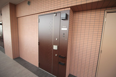 【玄関】 | プレジオ緑地公園