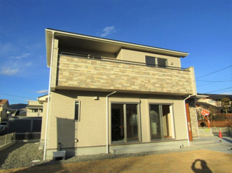 【外観：施工例】 | 新築戸建：笛吹市石和町井戸・全2棟【1号棟】
土地面積：75.74坪　建物面積：31.55坪
