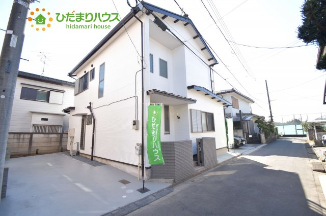 見沼区上山口新田　中古一戸建ての前面道路含む現地写真