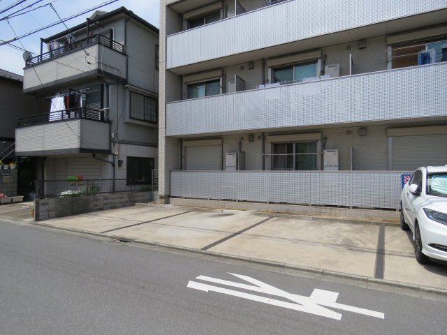 リッツリヴェール　の駐車場