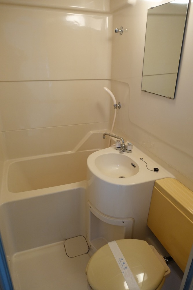 ハイツシャルムの浴室