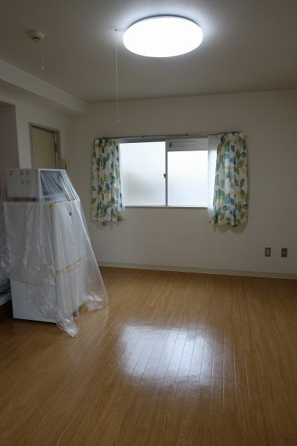 ハイツシャルムの洋室