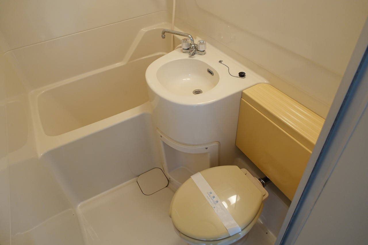 ハイツシャルムの浴室