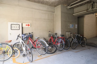 【その他共用部分】 | エヴェナール二子新地 | 駐輪場