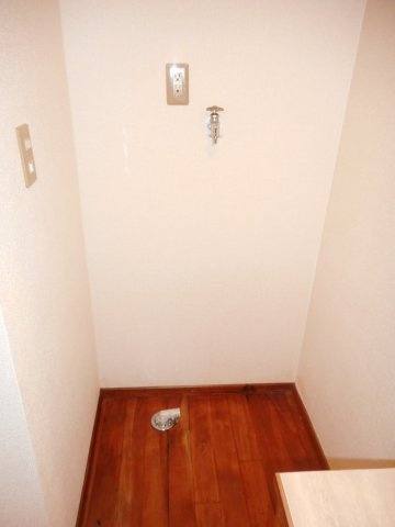 【設備】 | ユトリロ新川 | 洗濯機置場