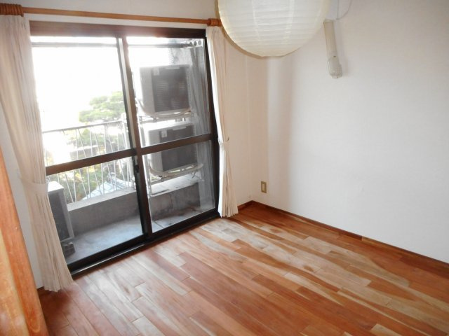 【居間・リビング】 | ユトリロ新川 | 4.5帖洋室