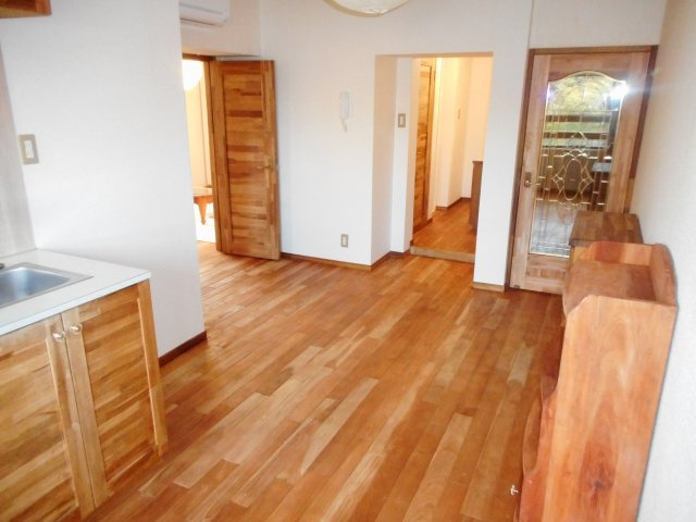 【居間・リビング】 | ユトリロ新川