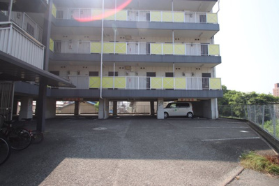 【駐車場】 | ヤンググレイス若園