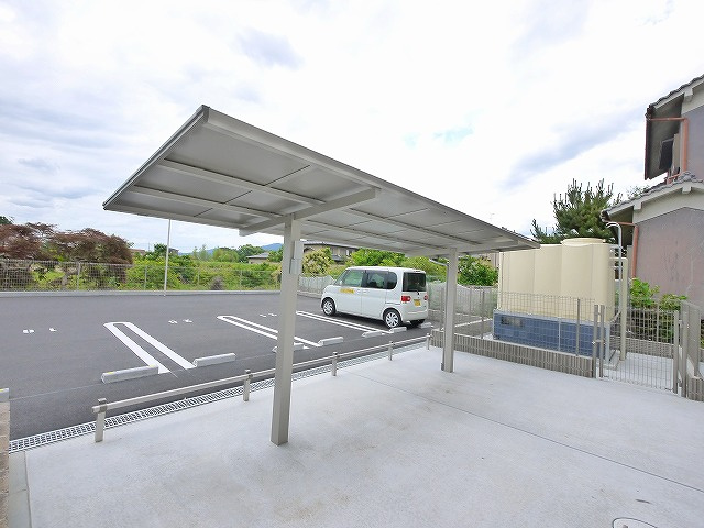 エストレヤのその他共用部分|自転車置き場