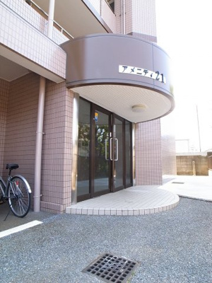 【エントランス】 | アメニティ21 | いつ来ても、きれいに清掃されてて気持ちの良いエントランス。